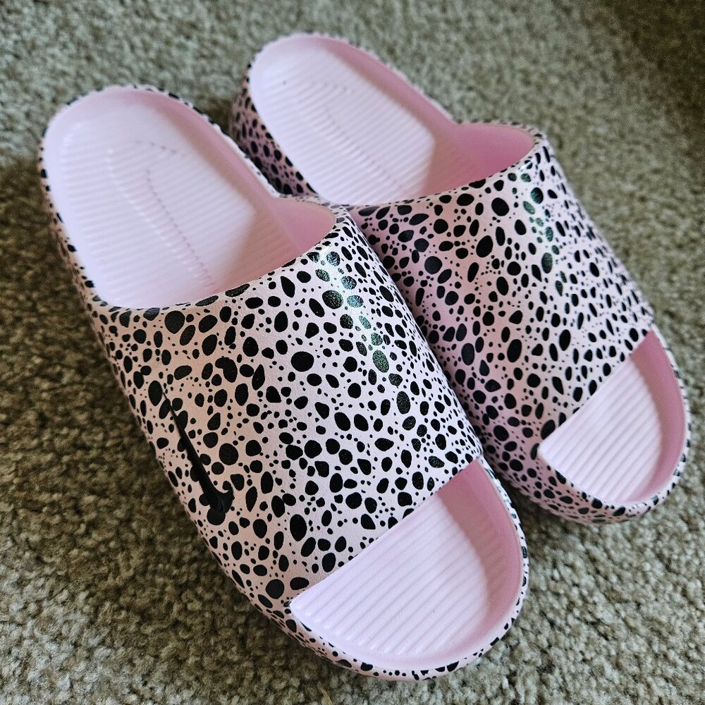 Nike Woman Slides Calm size 7